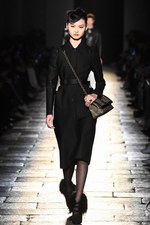 ボッテガ・ヴェネタ 2017-18年秋冬コレクション - 上質な装いの上ではエレガントな遊びを｜写真42