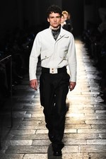 ボッテガ・ヴェネタ 2017-18年秋冬コレクション - 上質な装いの上ではエレガントな遊びを｜写真63