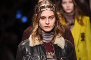 トラサルディ 2017-18年秋冬コレクション - ゴールドエンブレムが放つ新しい光