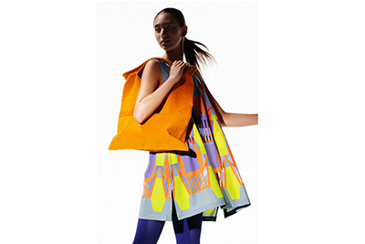 ミー イッセイ ミヤケ3月の新作、カリブ海に浮かぶ船をモチーフにした柄アイテムやカラフルなバッグ