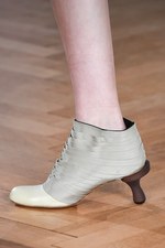 アンリアレイジ 2017年秋冬コレクション - 時間を重ね宿した記憶、削れば浮かび上がる洋服の可能性｜写真11