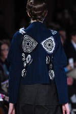 アンリアレイジ 2017年秋冬コレクション - 時間を重ね宿した記憶、削れば浮かび上がる洋服の可能性｜写真28