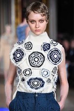 アンリアレイジ 2017年秋冬コレクション - 時間を重ね宿した記憶、削れば浮かび上がる洋服の可能性｜写真30