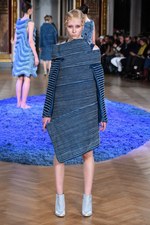 アンリアレイジ 2017年秋冬コレクション - 時間を重ね宿した記憶、削れば浮かび上がる洋服の可能性｜写真56