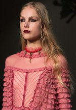 ヴァレンティノ 2017-18年秋冬コレクション - 運命的な出会いまでの道しるべ｜写真5