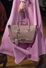 ヴァレンティノ 2017-18年秋冬コレクション - 運命的な出会いまでの道しるべ｜写真16