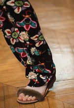 ヴァレンティノ 2017-18年秋冬コレクション - 運命的な出会いまでの道しるべ｜写真40