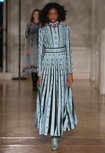 ヴァレンティノ 2017-18年秋冬コレクション - 運命的な出会いまでの道しるべ｜写真44