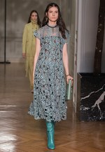 ヴァレンティノ 2017-18年秋冬コレクション - 運命的な出会いまでの道しるべ｜写真47