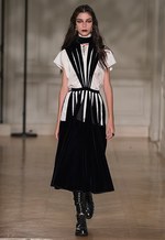 ヴァレンティノ 2017-18年秋冬コレクション - 運命的な出会いまでの道しるべ｜写真57