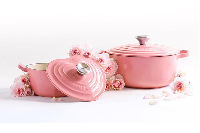 ル・クルーゼ、花やハートのお鍋＆ブーケをイメージした小鉢セット | 写真
