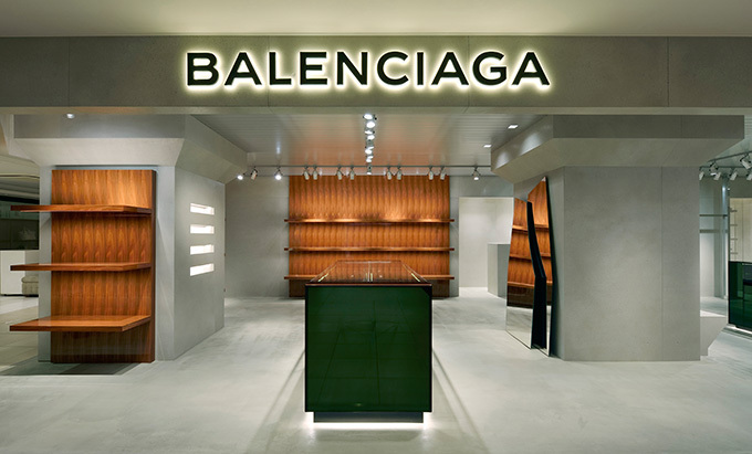 バレンシアガ、松屋銀座に新ウィメンズブティック - 関東初デムナによるディレクションの店舗 | 写真