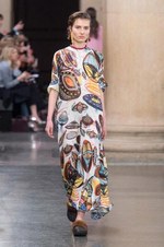 クロックス×クリストファー ケインのコラボシューズ - 定番のクロッグシューズに天然石を配して｜写真4