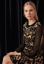 レッド ヴァレンティノ17年秋冬コレクション - 素朴なアーミッシュの装いに現代的ゴシックの一捻りを｜写真7