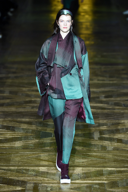 マルチボーダーシリーズ ISSEI MIYAKE モザイク調柄シフォン&ベロア
