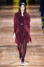 イッセイミヤケ 2017-18年秋冬コレクション - 揺らめくオーロラの光をファッションに落として｜写真39