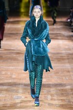 イッセイミヤケ 2017-18年秋冬コレクション - 揺らめくオーロラの光をファッションに落として｜写真40