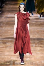 イッセイミヤケ 2017-18年秋冬コレクション - 揺らめくオーロラの光をファッションに落として｜写真56