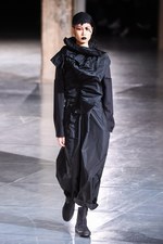 ヨウジヤマモト 2017-18年秋冬コレクション - ボリュームと凹凸で生まれる意志とキャラクター｜写真11