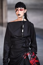 ヨウジヤマモト 2017-18年秋冬コレクション - ボリュームと凹凸で生まれる意志とキャラクター｜写真23