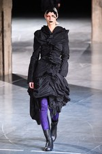 ヨウジヤマモト 2017-18年秋冬コレクション - ボリュームと凹凸で生まれる意志とキャラクター｜写真25