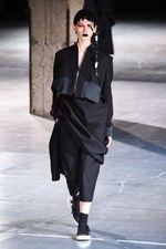 ヨウジヤマモト 2017-18年秋冬コレクション - ボリュームと凹凸で生まれる意志とキャラクター｜写真41