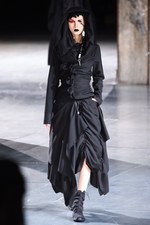 ヨウジヤマモト 2017-18年秋冬コレクション - ボリュームと凹凸で生まれる意志とキャラクター｜写真51