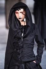 ヨウジヤマモト 2017-18年秋冬コレクション - ボリュームと凹凸で生まれる意志とキャラクター｜写真52