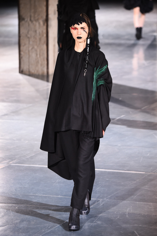 ヨウジヤマモト(Yohji Yamamoto) 2017-18年秋冬ウィメンズコレクション シルエット - 写真9