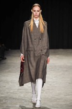 ヴェロニク ブランキーノ 2017-18年秋冬コレクション - 厳格さの