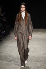 ヴェロニク ブランキーノ 2017-18年秋冬コレクション - 厳格さの中で知的に遊ぶ｜写真10