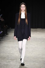 ヴェロニク ブランキーノ 2017-18年秋冬コレクション - 厳格さの中で知的に遊ぶ｜写真14