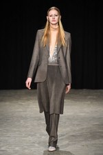 ヴェロニク ブランキーノ 2017-18年秋冬コレクション - 厳格さの中で知的に遊ぶ｜写真32