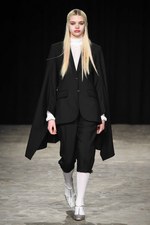 ヴェロニク ブランキーノ 2017-18年秋冬コレクション - 厳格さの中で知的に遊ぶ｜写真35