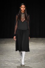 ヴェロニク ブランキーノ 2017-18年秋冬コレクション - 厳格さの中で知的に遊ぶ｜写真38