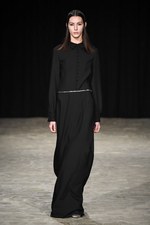 ヴェロニク ブランキーノ 2017-18年秋冬コレクション - 厳格さの中で知的に遊ぶ｜写真41