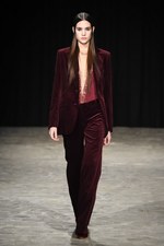 ヴェロニク ブランキーノ 2017-18年秋冬コレクション - 厳格さの中で知的に遊ぶ｜写真44