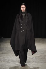 ヴェロニク ブランキーノ 2017-18年秋冬コレクション - 厳格さの中で知的に遊ぶ｜写真45