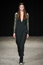 ヴェロニク ブランキーノ 2017-18年秋冬コレクション - 厳格さの中で知的に遊ぶ｜写真50