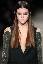 ヴェロニク ブランキーノ 2017-18年秋冬コレクション - 厳格さの中で知的に遊ぶ｜写真51