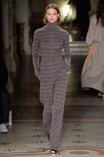 ステラ マッカートニー 2017年冬コレクション - 馬に乗って追い求める、ステラクラシックの探求へ｜写真17