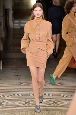 ステラ マッカートニー 2017年冬コレクション - 馬に乗って追い求める、ステラクラシックの探求へ｜写真26