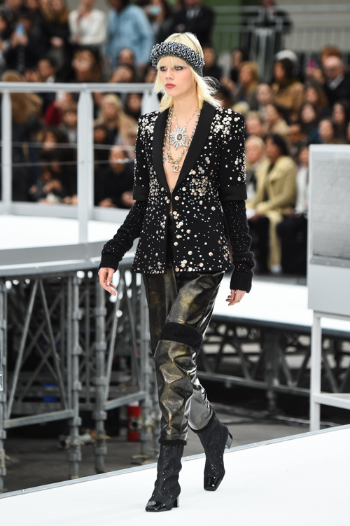 シャネル(CHANEL) 2017-18年秋冬ウィメンズコレクション シルエット - 写真93