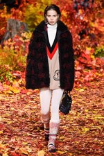 モンクレール ガム・ルージュ 2017年秋冬コレクション - 知的に楽しむ秋のトレッキング｜写真11