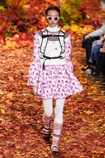 モンクレール ガム・ルージュ 2017年秋冬コレクション - 知的に楽しむ秋のトレッキング｜写真16