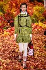 モンクレール ガム・ルージュ 2017年秋冬コレクション - 知的に楽しむ秋のトレッキング｜写真24