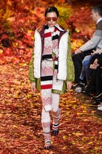 モンクレール ガム・ルージュ 2017年秋冬コレクション - 知的に楽しむ秋のトレッキング｜写真29