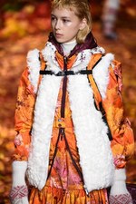 モンクレール ガム・ルージュ 2017年秋冬コレクション - 知的に楽しむ秋のトレッキング｜写真36