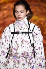 モンクレール ガム・ルージュ 2017年秋冬コレクション - 知的に楽しむ秋のトレッキング｜写真39