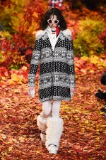 モンクレール ガム・ルージュ 2017年秋冬コレクション - 知的に楽しむ秋のトレッキング｜写真46